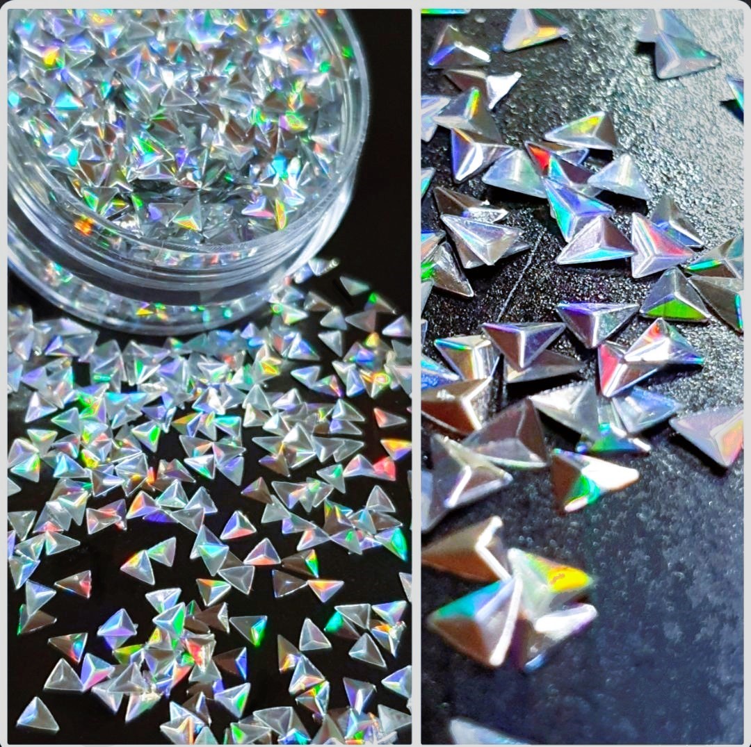 GLITTER HOLOGRAPHIC 3D SILVER TRIUNGHI  - 4 GR - GLITTER HOLOGRAPHIC 3D SILVER TRIUNGHI  - 4 GR
